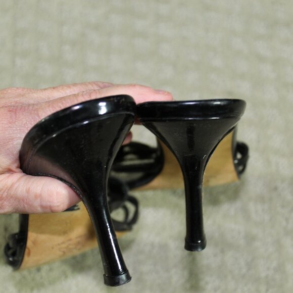 Classiques Entier Womens Sz 9.5M Black Patent Dot 3" Kitten Heels - Picture 5 of 6